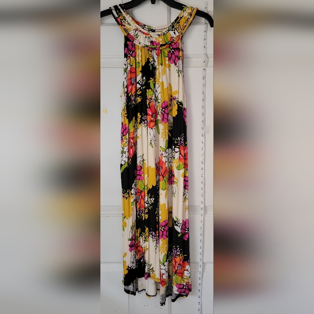 Cupio Midi Floral dress Sz Med. Beautiful round halter neck detailing.